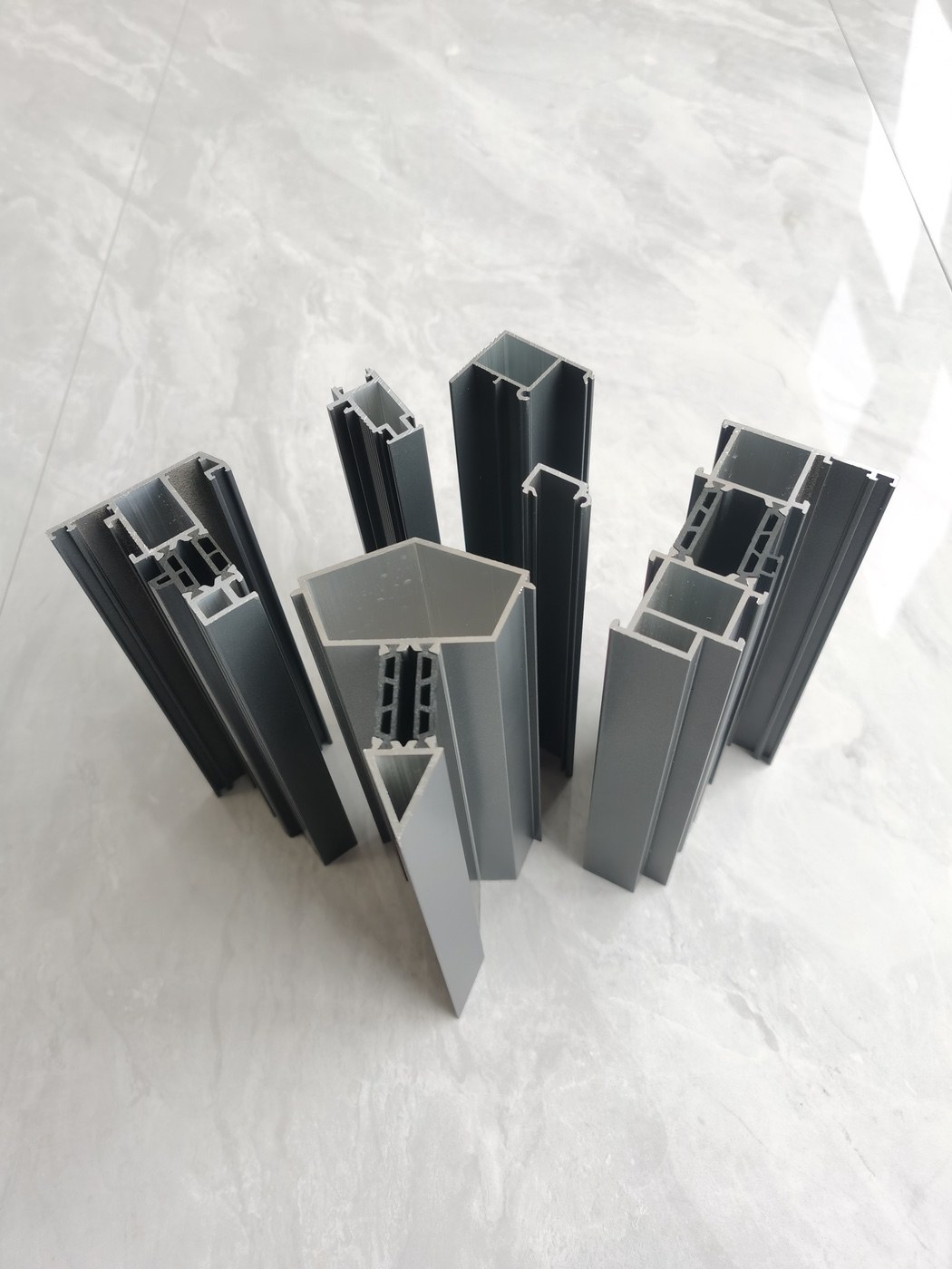Insulated door and window profile series